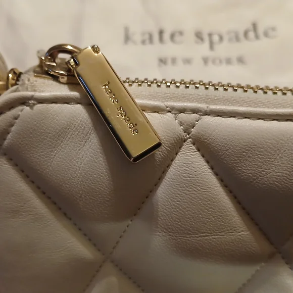 Kate Spade Carey Zip Top Crossbody Quilted Leather Crescent Bag Cream Gold Chain - Picture 9 of 10